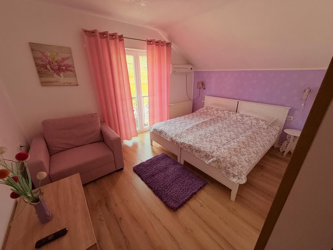 Camera 6